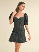 WOMEN'S SHORT PUFF SLEEVE FLORAL DETAILED BODYCON MINI DRESS