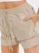 WOMEN'S ELASTIC WAIST POCKETS MINI SHORTS