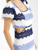 WOMEN'S SHORT PUFF SLEEVE SQUARE NECK SIDE CUT OUT COLORBLOCK CROCHET MINI DRESS
