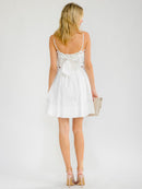 WOMEN'S SLEEVELESS SQUARE NECK FRONT POCKETS SMOCK SELF TIE MINI DRESS