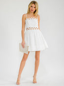 WOMEN'S SLEEVELESS SQUARE NECK FRONT POCKETS SMOCK SELF TIE MINI DRESS
