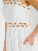 WOMEN'S SLEEVELESS SQUARE NECK FRONT POCKETS SMOCK SELF TIE MINI DRESS