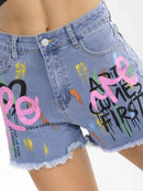 WOMEN'S BUTTON CLOSURE POCKET GRAPHIC RAW EDGE STRETCH DENIM SHORTS