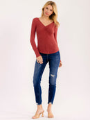 WOMEN'S LONG SLEEVE V-NECK RUCHED RIBBED TOP