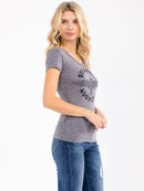 WOMEN'S SHORT SLEEVE V-NECK GRAPHIC TOP