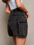 WOMEN'S BUTTON CLOSURE CARGO POCKETS DENIM SHORTS