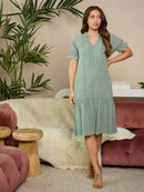 WOMEN'S SHORT SLEEVE V-NECK TIERED POCKETS MIDI DRESS